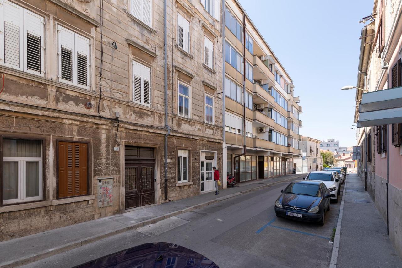 Centar City Pula Apartments Extérieur photo